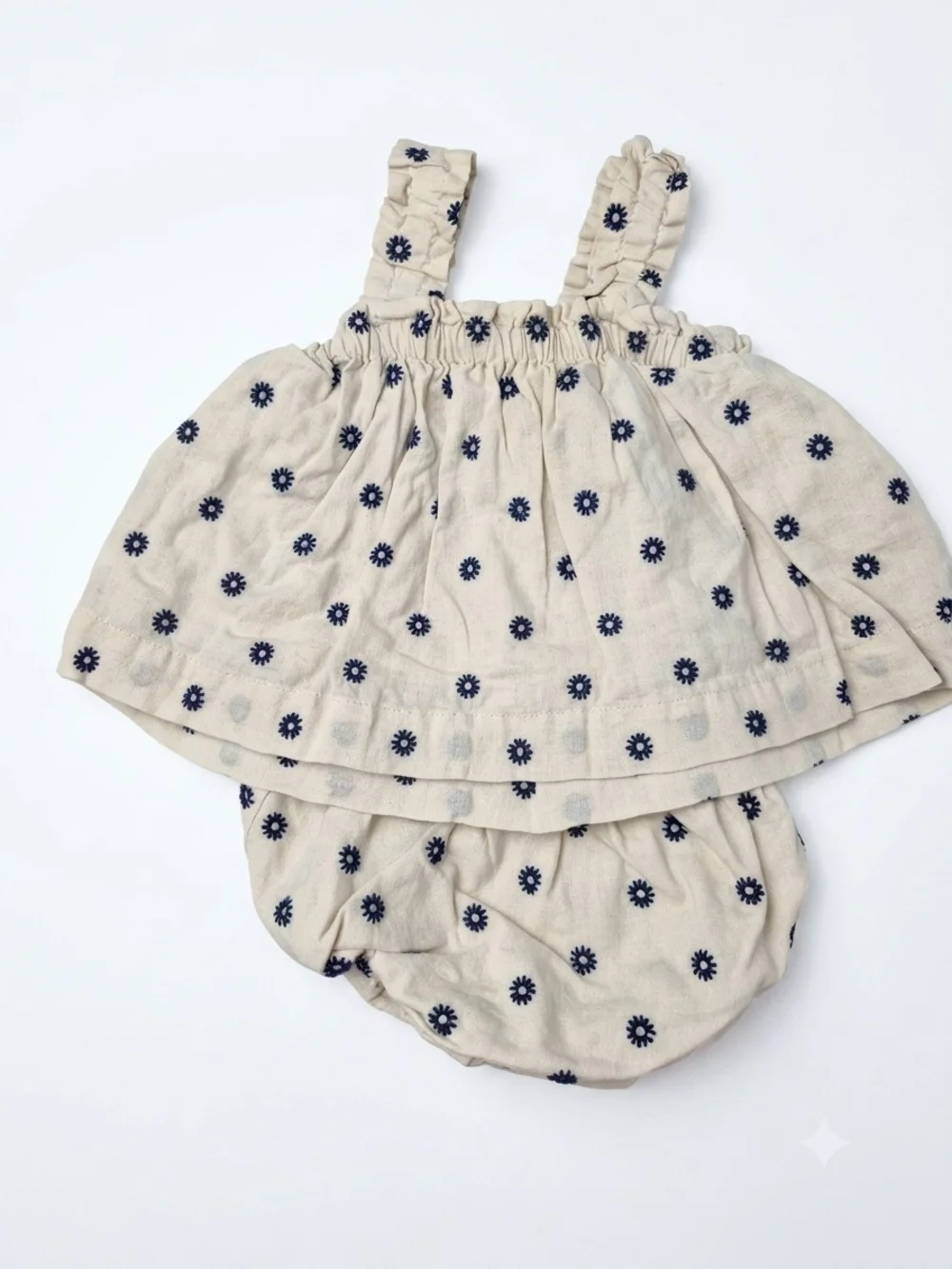 babyGAP Embroidered Floral Linen Blend Top & Diaper Cover Set 3-6M